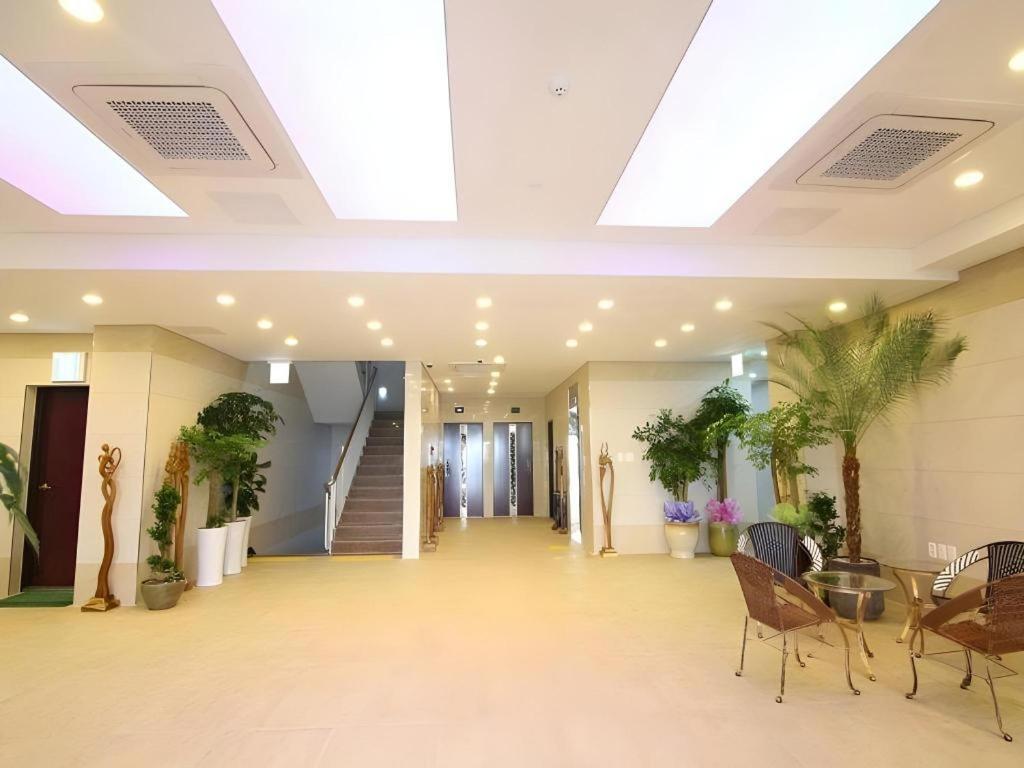 Sea View Hotel Чеджу Екстериор снимка