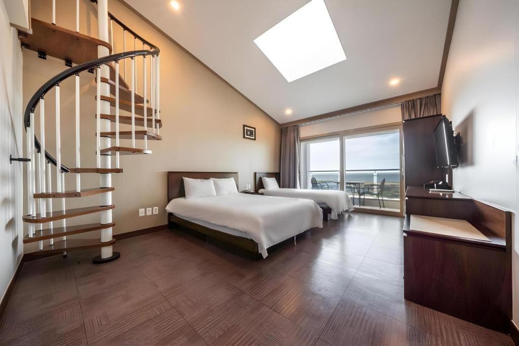 Sea View Hotel Чеджу Екстериор снимка