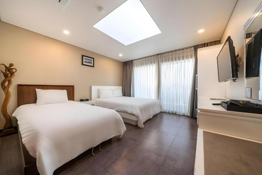 Sea View Hotel Чеджу Екстериор снимка