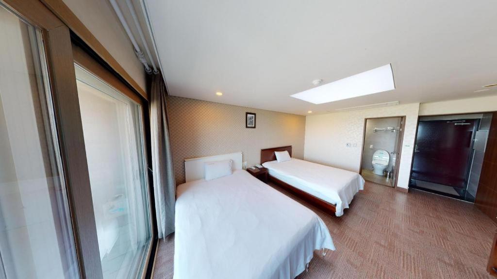Sea View Hotel Чеджу Екстериор снимка