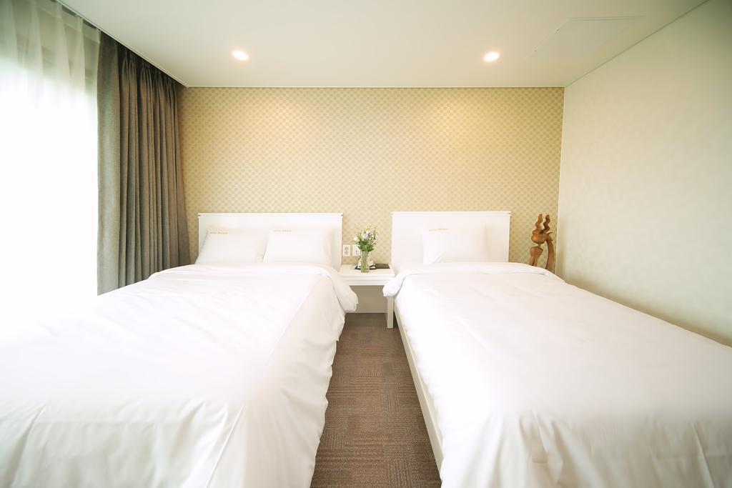 Sea View Hotel Чеджу Стая снимка